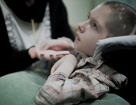12-летнему Диме нужна специальная коляска 